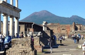 Pompeii: Explore the Ruins from Naples
